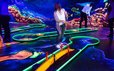 Lasertag Düsseldorf lz-glowzone-minigolf-duesseldorf